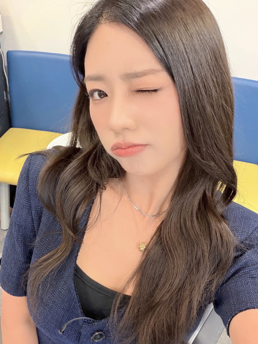 Apink_2011's tweet photo. [📺]

잠시 후 10시 20분!

SBS <꼬리에 꼬리를 무는 그날 이야기>에
보미가 출연합니다 🥰

#에이핑크 #Apink
#윤보미 #보미 #BoMi https://t.co/Vk8W8zC1yK