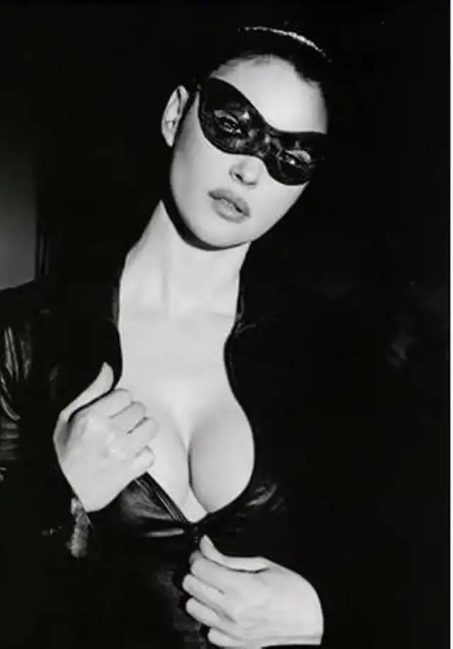 TheCinesthetic's tweet photo. Monica Bellucci by Ellen Von Unwerth 📸 https://t.co/JKeV0edRZY