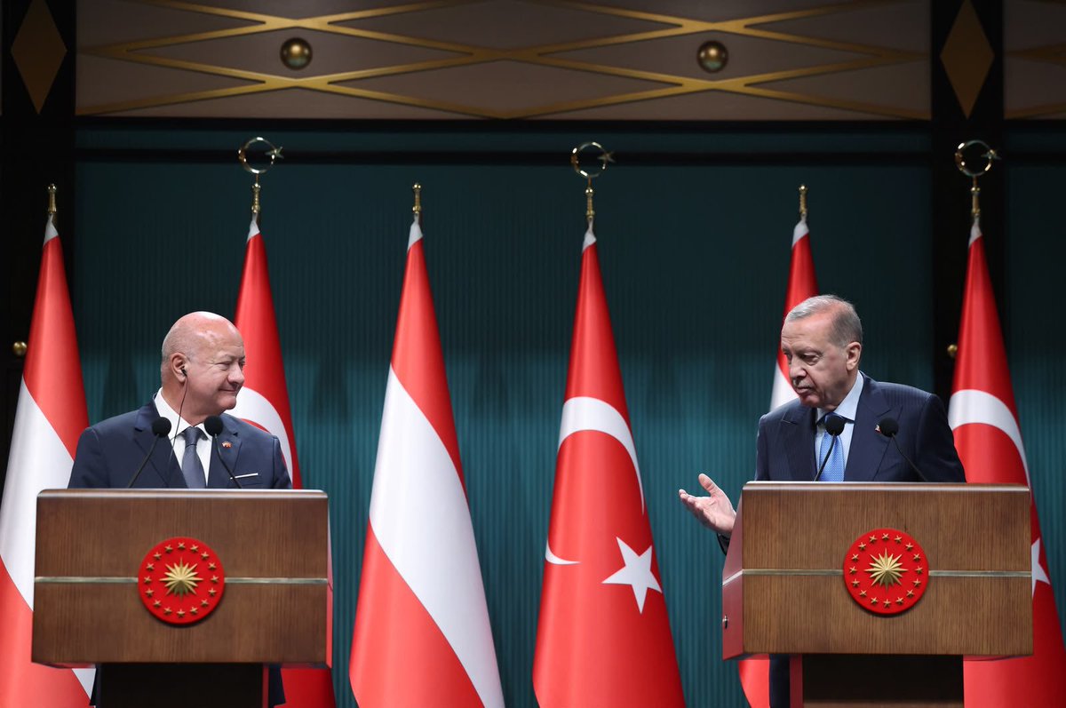 YaarRBEY288181's tweet photo. Sayın Cumhurbaşkanımız @RTErdogan Avusturya Şansölyesi Christian Stocker ile ortak basın toplantısı düzenledi.
Avusturya ile ticaret hacmini 5 milyar dolara ulaştıracağız.
@abuyukgumus 
@MustafaAlkayis 
@byildiz63 
@KayaZeydin 
@BurhanYASAR30 
@dirbazbuyuksu 
@cayancicek https://t.co/Byz5rkqglC