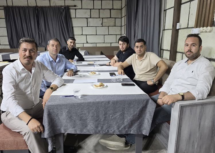 edremit_ak's tweet photo. 📍 SINDIRGI • BİGADİÇ

İl Başkanımız Mehmet Aydemir’in öncülüğünde, 20 ilçe başkanımızın katılımıyla Sındırgı ve Bigadiç’te teşkilatımızla birlikte yoğun ve anlamlı bir program gerçekleştirdik.

AK Gençlik olarak sahadayız, teşkilatımızla omuz omuzayız. https://t.co/opbXZPb06z