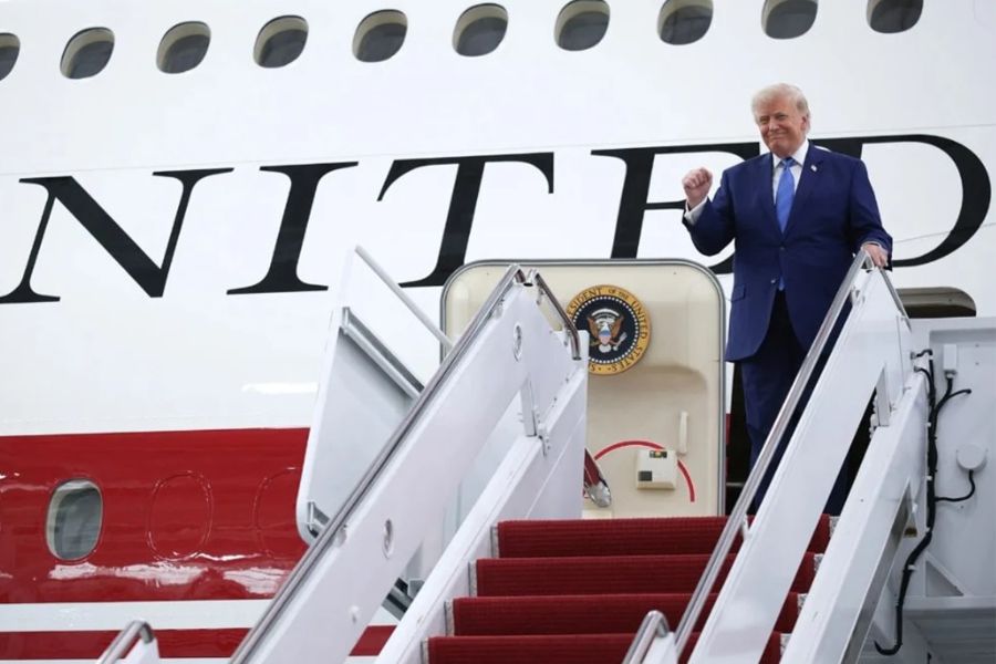 tr724com's tweet photo. Trump suikast istihbaratı sebebiyle Ankara'dan ayrılırken gizlice uçak değiştirmiş

https://t.co/Q9vN3cEKgg https://t.co/GW562ues6I