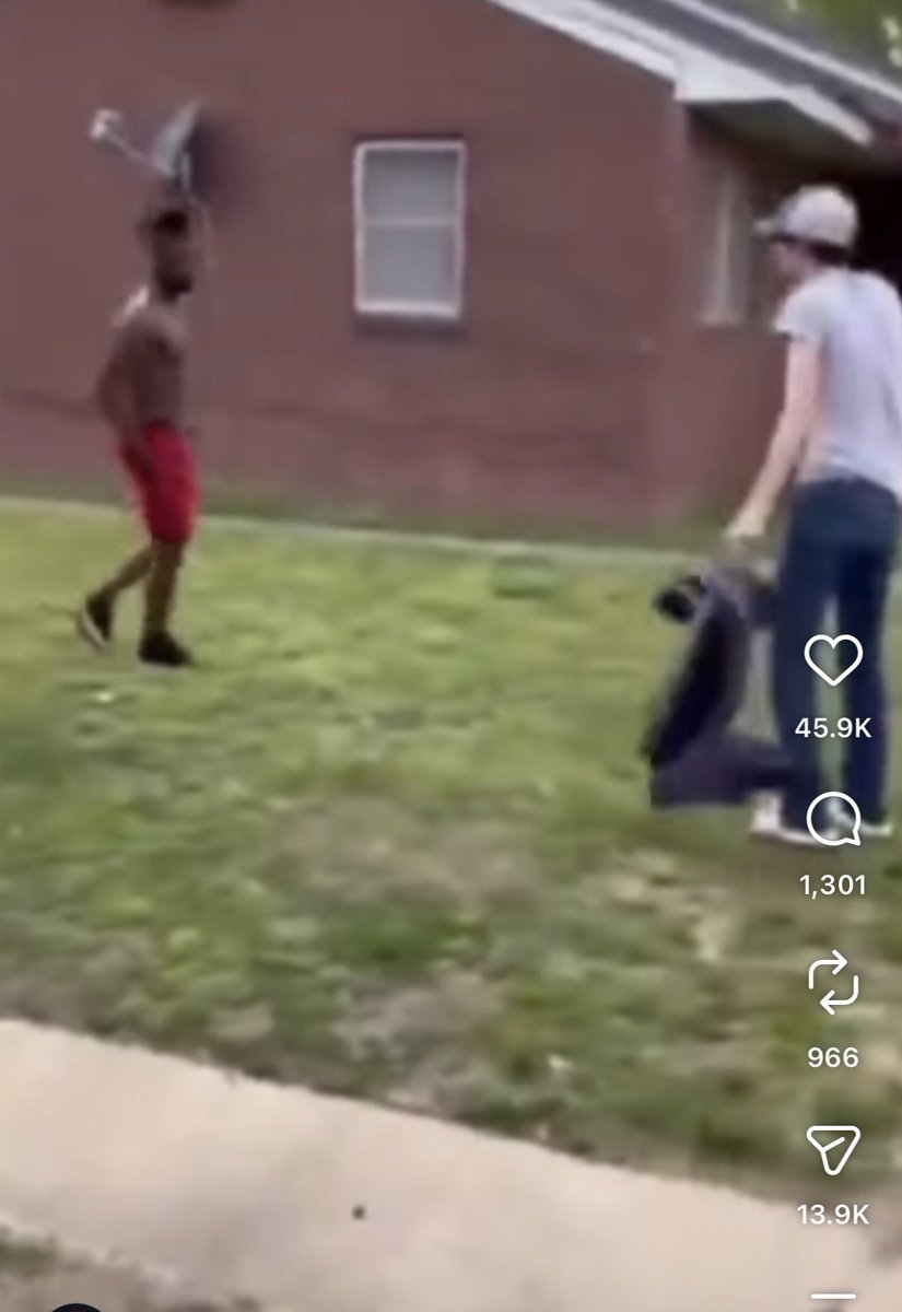 mellip3de's tweet photo. u ever like a fight video on instagram 
and then u see another funny fight on instagram 
and then u just see nonstop violence on instagram 
and then u realize this probably has a very poor effect on your brain chemistry https://t.co/O9BgP2TyxG