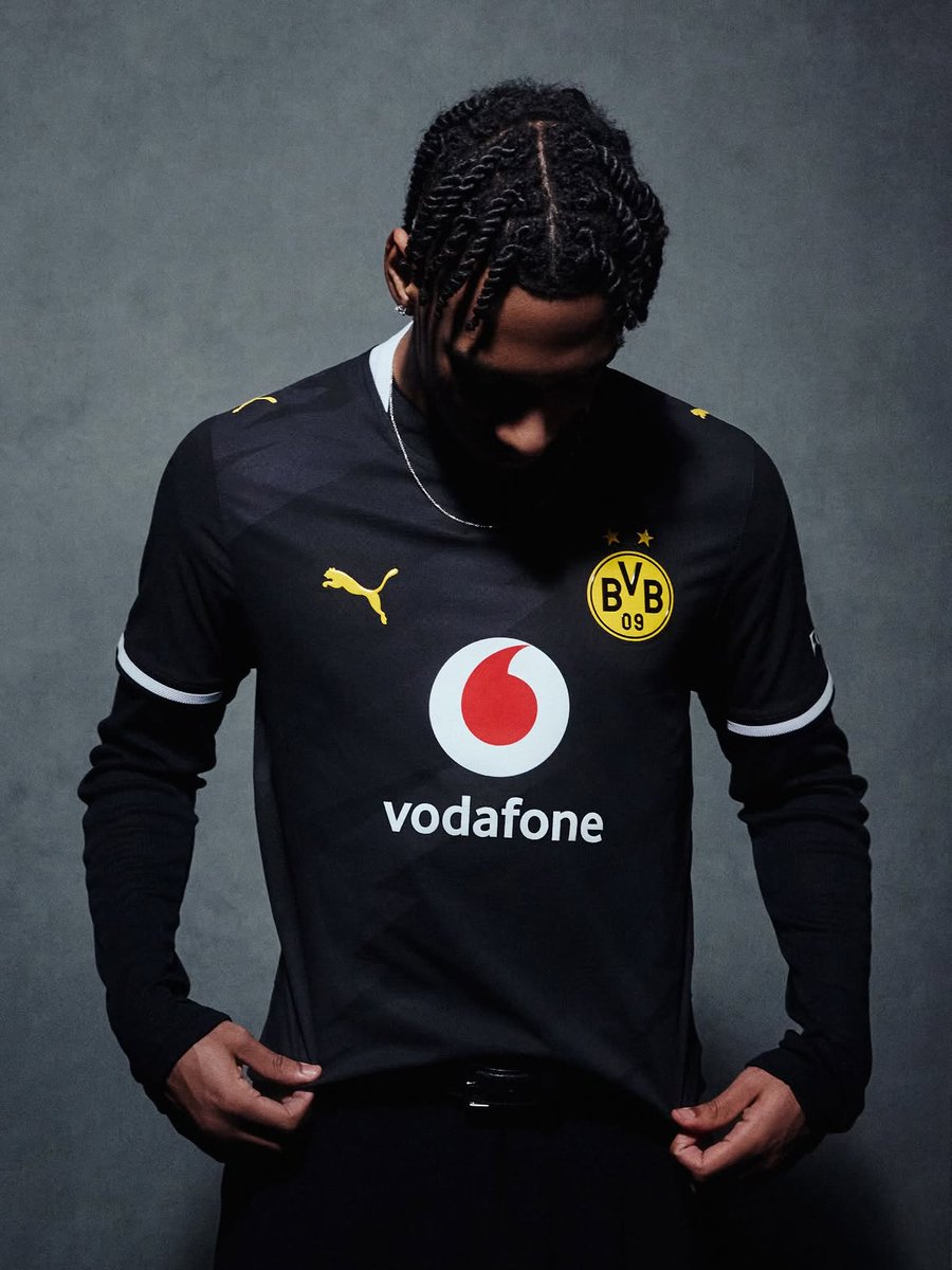 brfootball's tweet photo. First look at Dortmund’s new away threads ⚫ https://t.co/bnYRfiZasY