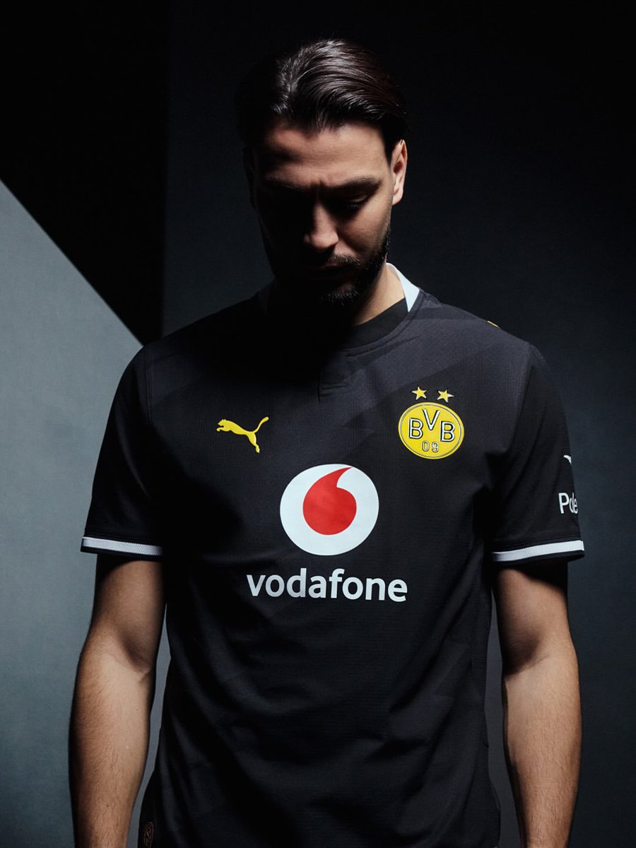 brfootball's tweet photo. First look at Dortmund’s new away threads ⚫ https://t.co/bnYRfiZasY