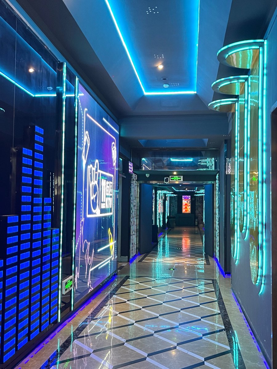 shegotcookies's tweet photo. Just hit the KTV with the crew—singing off-key is totally allowed, and tonight’s playlist is all bangers! No curfew, just vibes and endless choruses https://t.co/EuYLkHqQvW