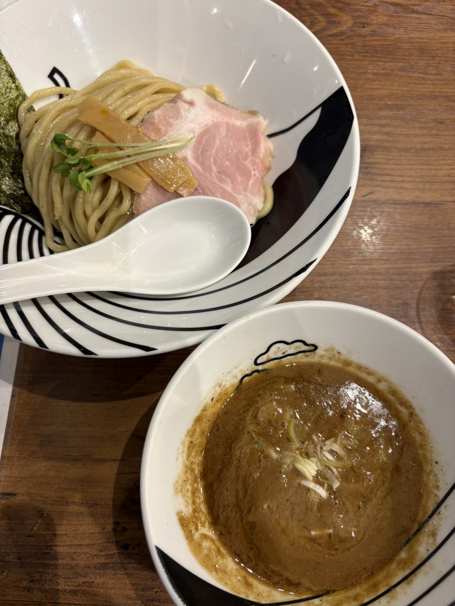 Ryusay86's tweet photo. 秋葉原に来ました。久しぶりでとてもいい気分です。やっぱ空気違うな https://t.co/yYIitfsY7v