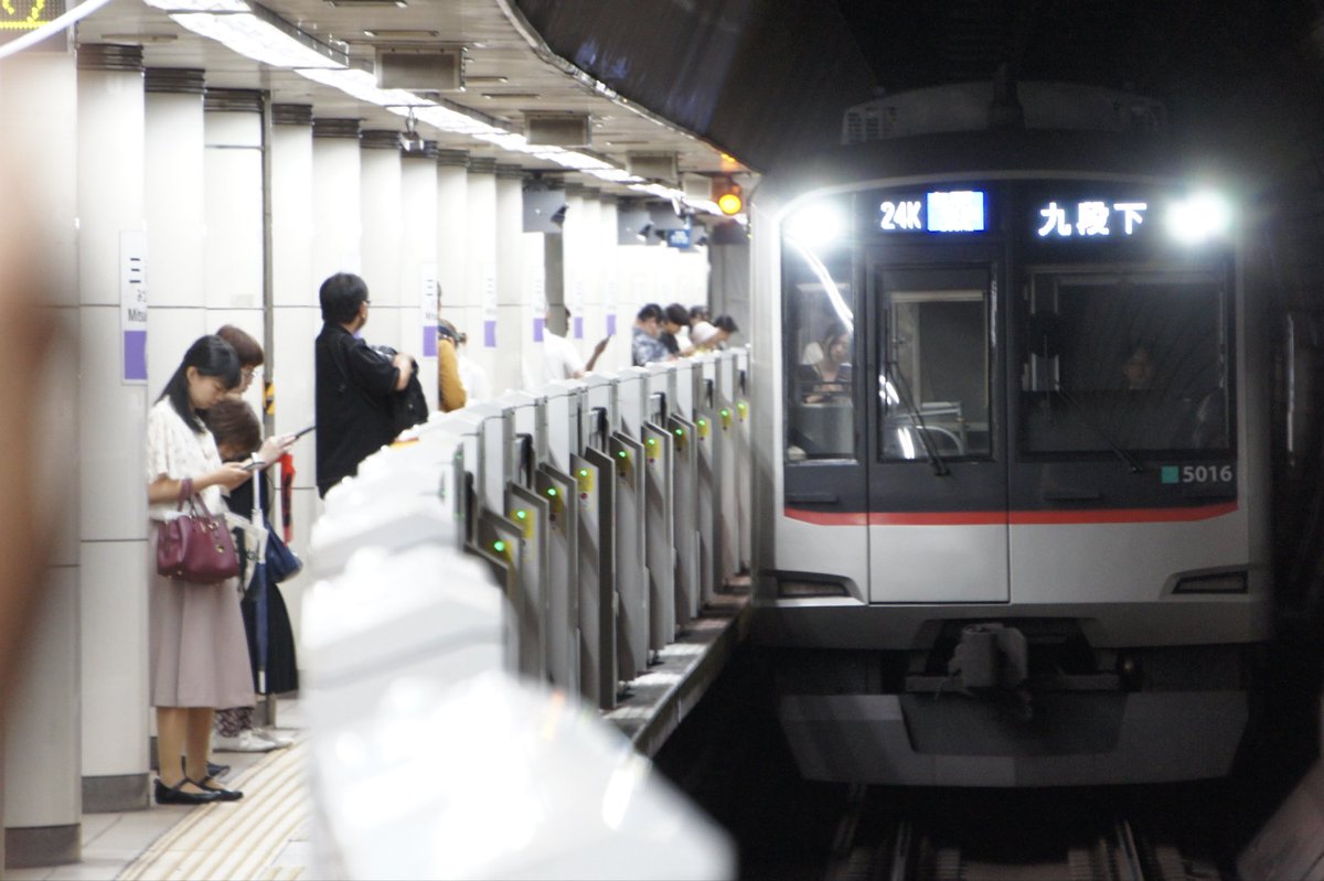 6YE2kEcWeR52092's tweet photo. 2026/08/11
半蔵門線安全確認九段下止まり
＠三越前
つねに職カツカツでした…
3〜4枚目は職にやり無理やり下がらせられた為汚写真です。 https://t.co/cKGntWxYXW
