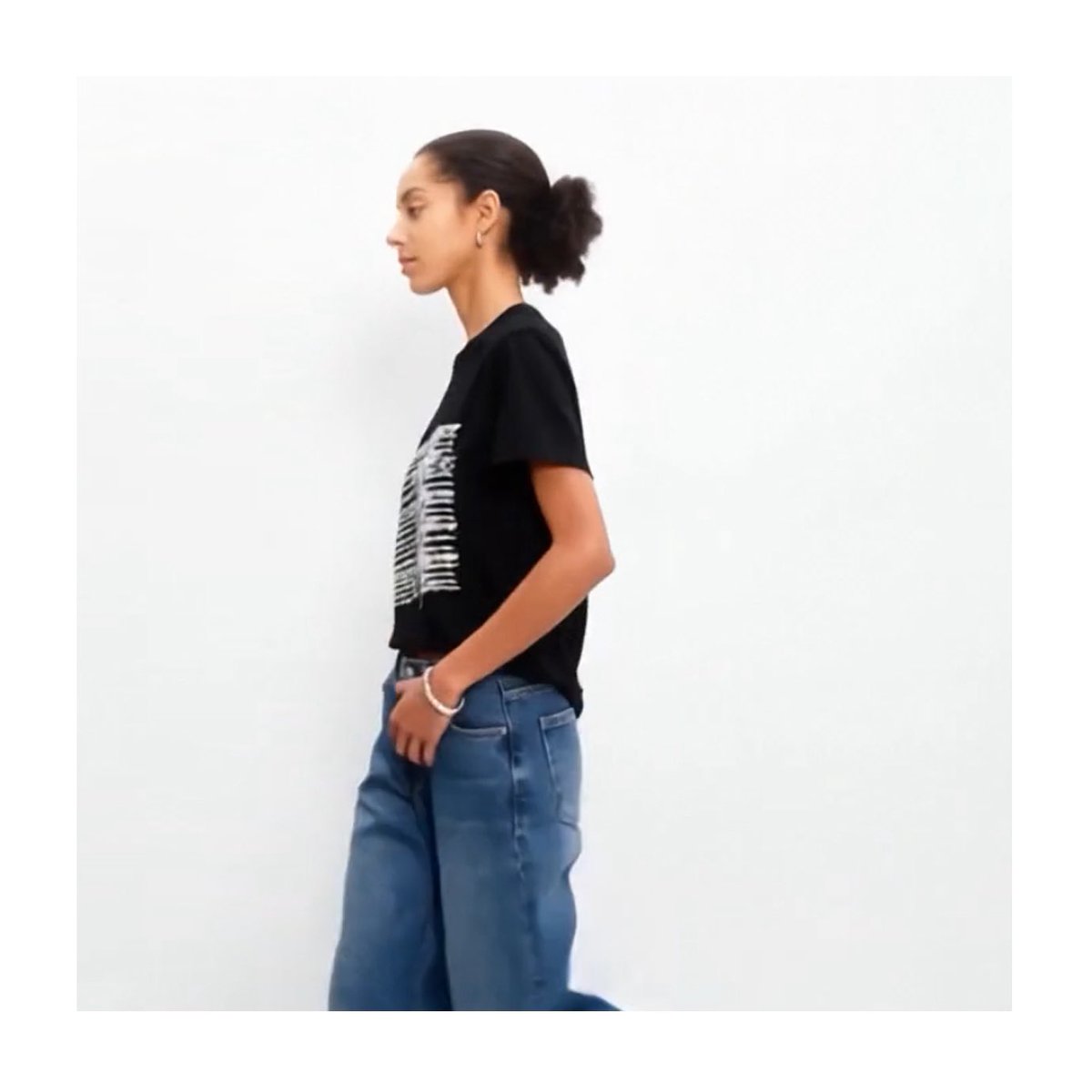 as_prett's tweet photo. point de Japon
Unisex Printed T-Shirt "Waves" / Black
Product Number : 03-4201002
Shell : 100% ORGANIC COTTON
Size : S, M, L, XL, XXL
Made in Bangladesh
Available on
https://t.co/qKlQWtrrQi
@as_prett #pointdejapon #unisex #black #tshirt #onlineshop #fashionsnap #organiccotton https://t.co/M8c1DHwVpm