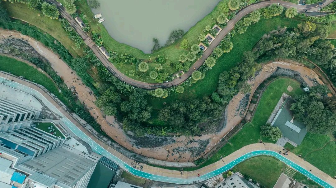 ETEmbassyKIN's tweet photo. PM Abiy Ahmed: « En quatre ans, le Friendship Park d’Addis-Abeba a généré près d’un milliard de birrs de recettes, tout en créant des emplois et des retombées économiques. »
#PMOEthiopia #EthiopiaDelivers https://t.co/ITCQVqRYbP