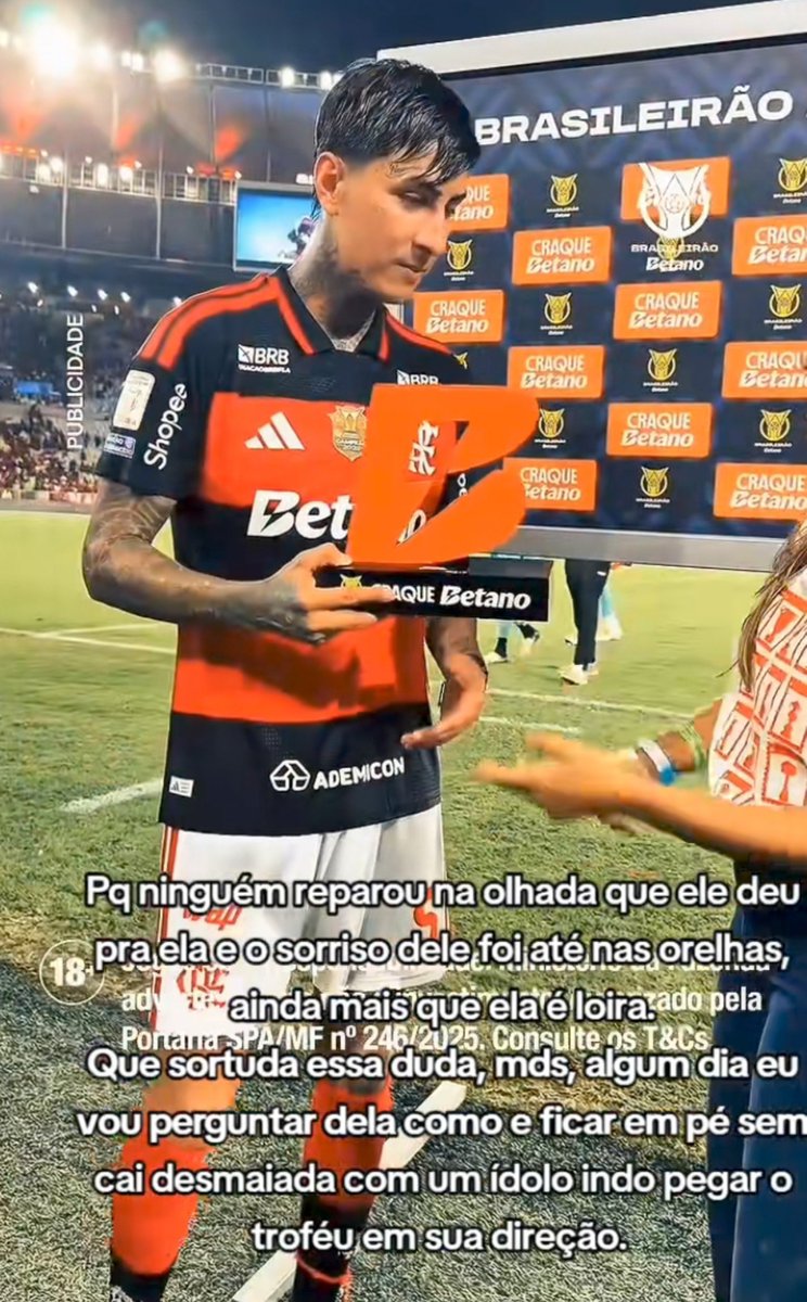 urfavantonella's tweet photo. Pq ninguem reparou na https://t.co/bU4cYAg8C3