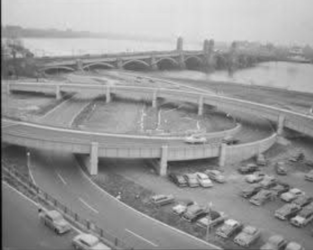 OldSchoolBoston's tweet photo. Storrow Drive, new ramps at Longfellow Bridge 1952. @BPLBoston https://t.co/KRVGLYvW0W