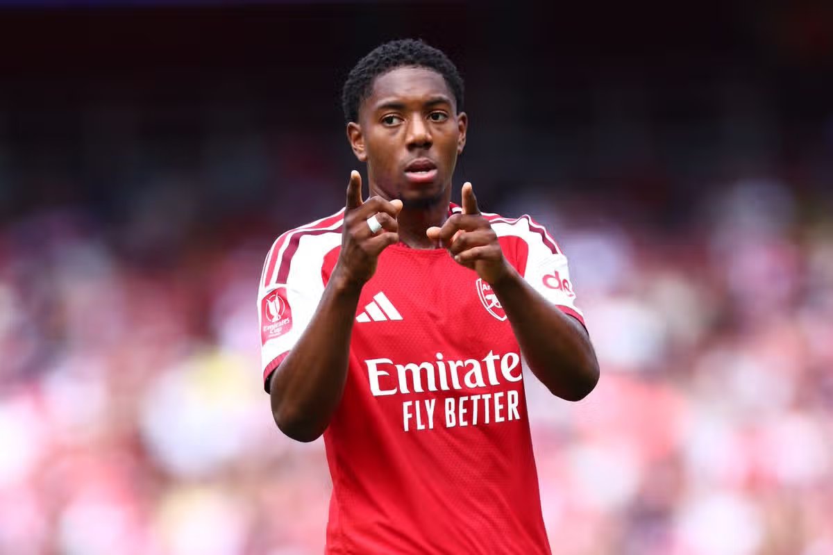 TheBlueDodger's tweet photo. 🚨 EXCL: Chelsea have been offered the opportunity to sign Myles Lewis-Skelly as Arsenal could be tempted into selling him following the recent arrival of Bruno Guimaraes.

(@BobbyVincentFL) #CFC https://t.co/RnorXxkY3n