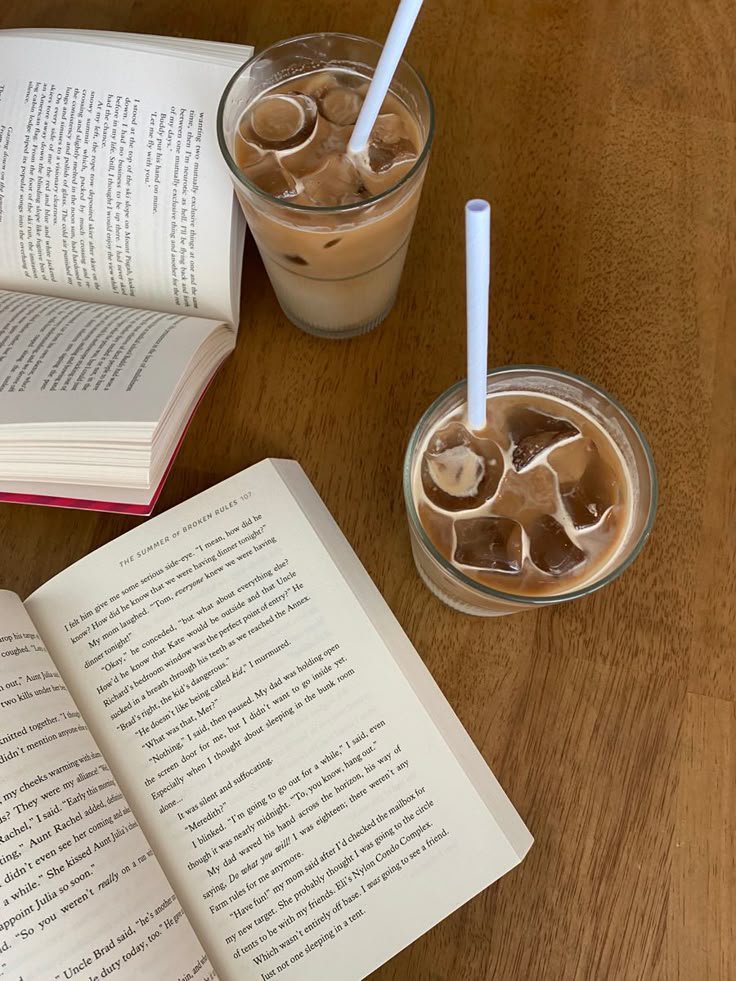 Aurielle007s's tweet photo. Books, coffee, music is more than enough https://t.co/AhdIg4Gwrw