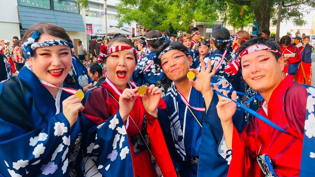 maibitohoku's tweet photo. やったー🙌東北支部全員メダルゲットだZE⭐️
皆んなおめでとう🎊
中の人は写真を見た瞬間、涙が止まりませんでした😭😭😭
よかったねぇぇっ😭😭😭

#さぬき舞人
#さぬき舞人東北支部
#高知よさこい祭り https://t.co/GXwsFG8oJ5