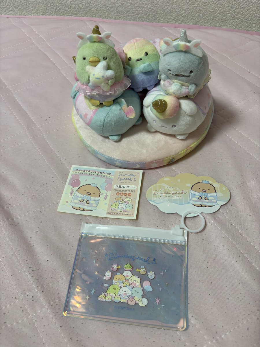 7wkoae_335's tweet photo. どれも可愛すぎて、幸福度数高い🩵💚💛
メリーゴーランドに乗せると可愛さが増す！！ https://t.co/MsMHjH4aXO