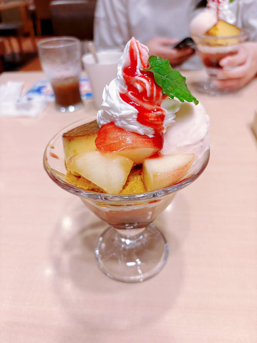 IzmLio1213's tweet photo. 食後にデザートの桃サンデー🍑🍨 https://t.co/2zfMVLUdks