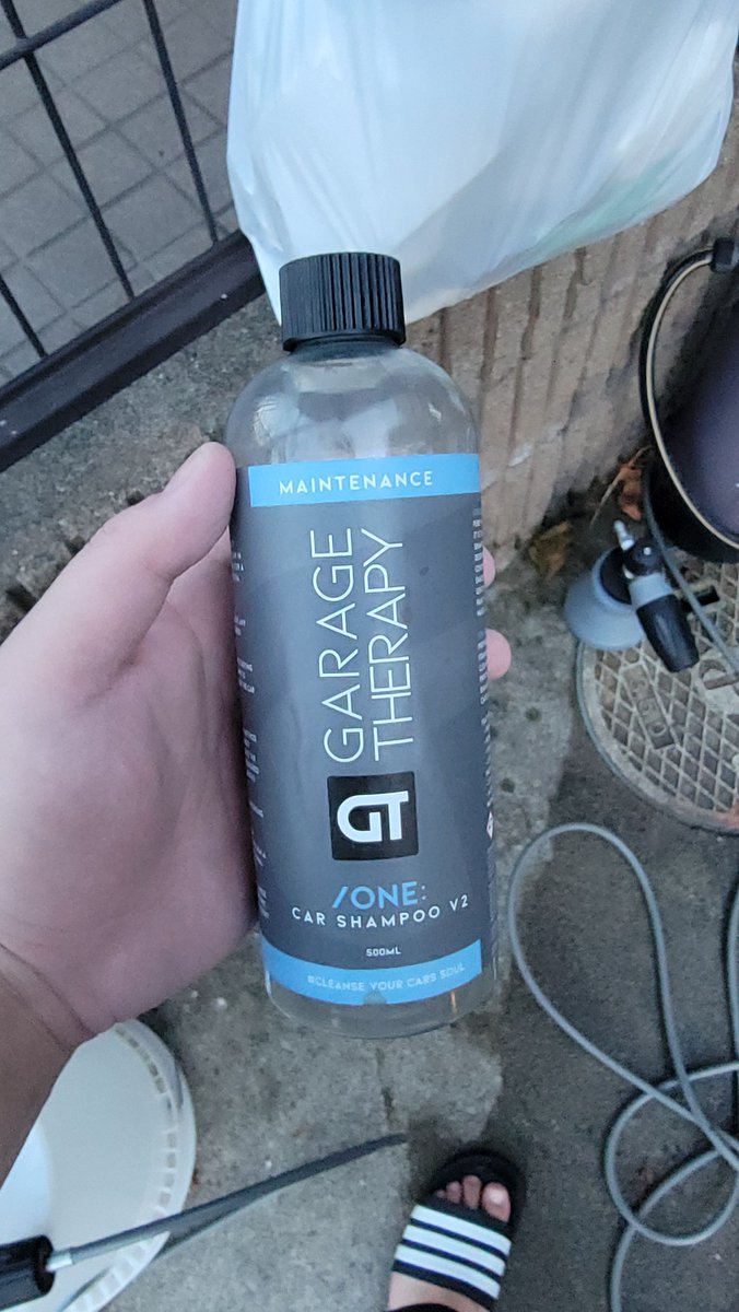 take_CarWashman's tweet photo. ●シャンプー
#AutoFinesse Dynamite
#GarageTherapy v2
●下地処理
#PROVIDE I07
#pallitto HPC
#waxwash リアクリーン
●コーティング
#GYEON PREP
#voodooride シーラント
手抜きなので無料洗車!
そしてGarageTherapy使い切った!
お疲れ様でした〜 https://t.co/yhhUaRIwvo