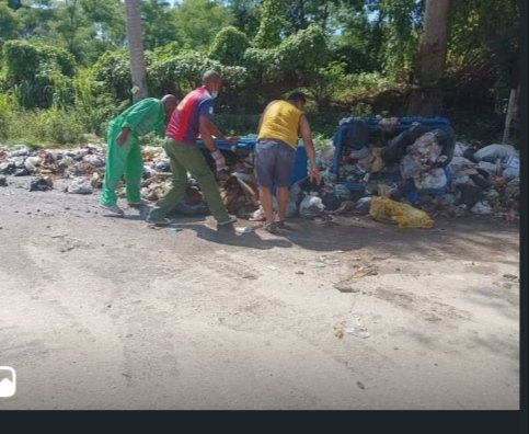 CDRLaHabana's tweet photo. Desde Punta Brava en el municipio La Lisa, los cederistas junto a sus líderes aportan a la limpieza e higiene del entorno
#CDRHabana
#CDRCuba
@EliadesRod49704
@GHNordelo5 https://t.co/08SYBpjbTn