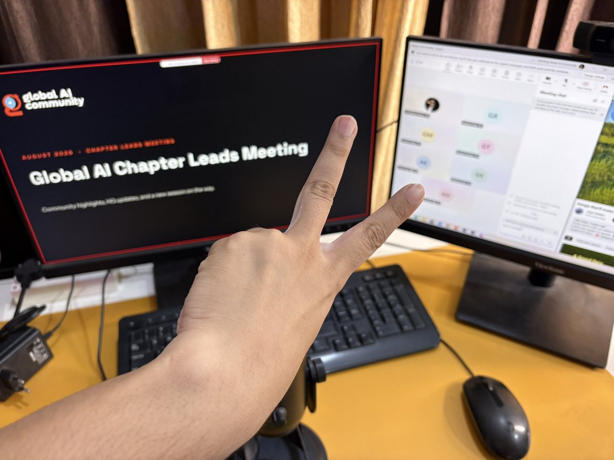 codewithsimon's tweet photo. About to kickoff our monthly @GlobAICommunity Chapter lead meeting 🧡

#GlobalAICommunity https://t.co/bTftgA4szU