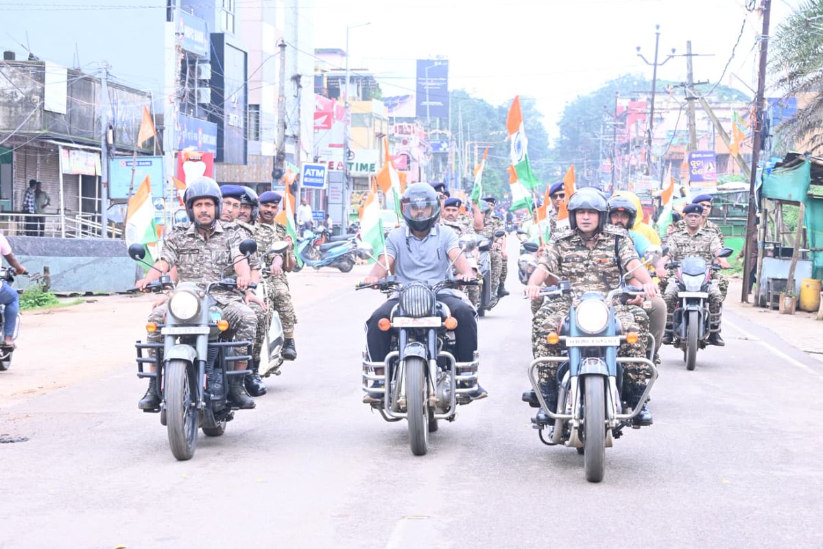 12Crpf's tweet photo. Officers &amp; Jawans of HQ/12 Bn, CRPF, Nabarangpur participated in bike rally event of  " HAR GHAR TIRANGA". Glimpses of event are as follows.
@crpfindia
@OdishaSector
@gccrpfsbp https://t.co/5CXpZVLaJK