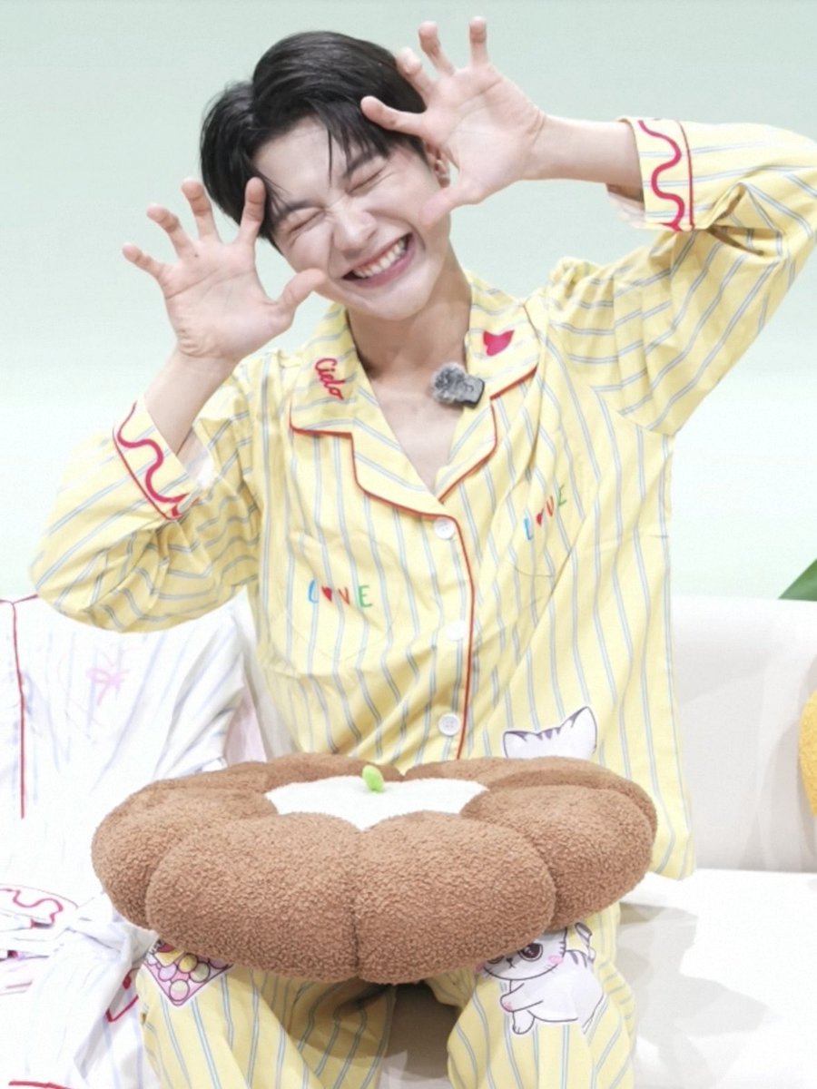 drrrong's tweet photo. so cute🐱🌱

#CieloheartxTonliew 
#tonliewmtp https://t.co/BgMqYsSmpl