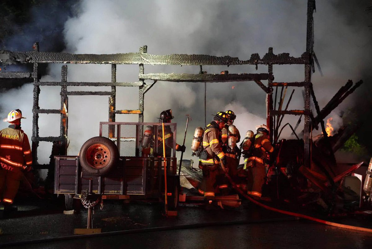 FsnMedia's tweet photo. 🚨 FOLLOW-UP | WEST ROCKHILL TWP.
An electrical issue is believed to have been the likely cause of the Aug. 3 garage fire on Lawn Avenue that destroyed a detached garage and damaged a neighboring home, according to Pennridge Regional Police.

No injuries were reported.

#BucksCounty #WestRockhill #Sellersville #FirstSourceNews
