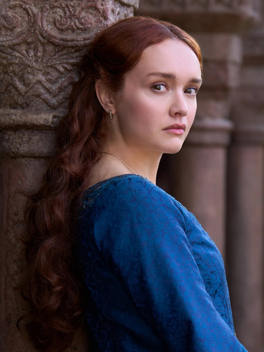 westerosies's tweet photo. Showrunner Ryan Condal says Alicent would be his choice for the Iron Throne in #HouseOfTheDragon:

“There’s not a character in the show that has seen more of a differential between power, to lack of power. She’s seen it all. […] She’s had the proper experience and training to make the right choices.”

(https://t.co/Nw7RvHZ0xL)