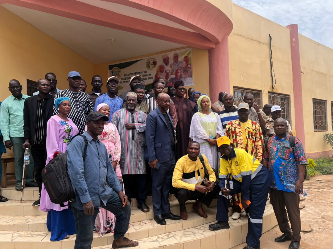 planetGOLDMali's tweet photo. Le 6 août 2026, l’équipe du projet #planetGOLDMali a échangé avec les orpailleurs et les acteurs de la société civile de #Kayes.
🎯Présentation du projet et objectifs
💬 Partage d’informations et retours d’expériences
💡 Collecte des idées et propositions des acteurs locaux. https://t.co/YHzR9THuRD