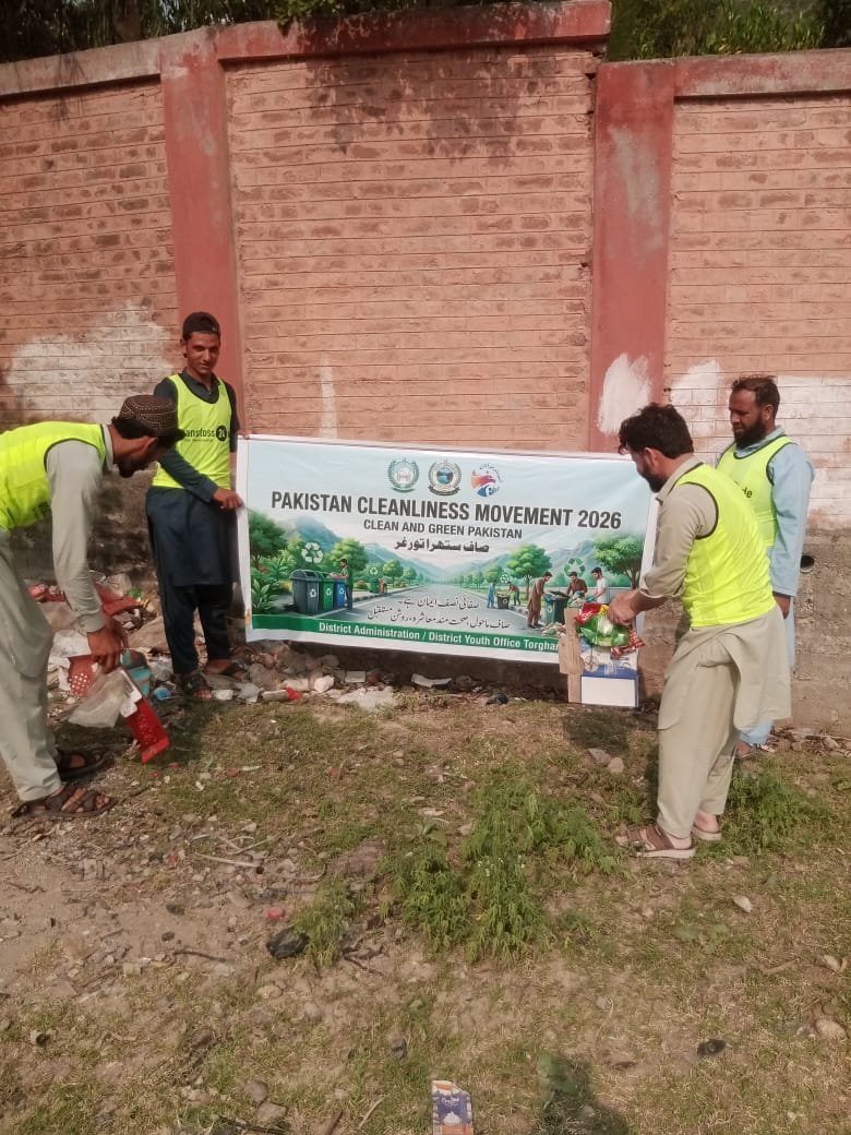 dyotorghar's tweet photo. Pakistan Cleanliness Movement day 1 Cleanliness drive was organized by District Youth Office Torghar along with volunteers of youth and civil defence offices.
#Greenpakistan #youthaffairs https://t.co/1aFHK12nmD