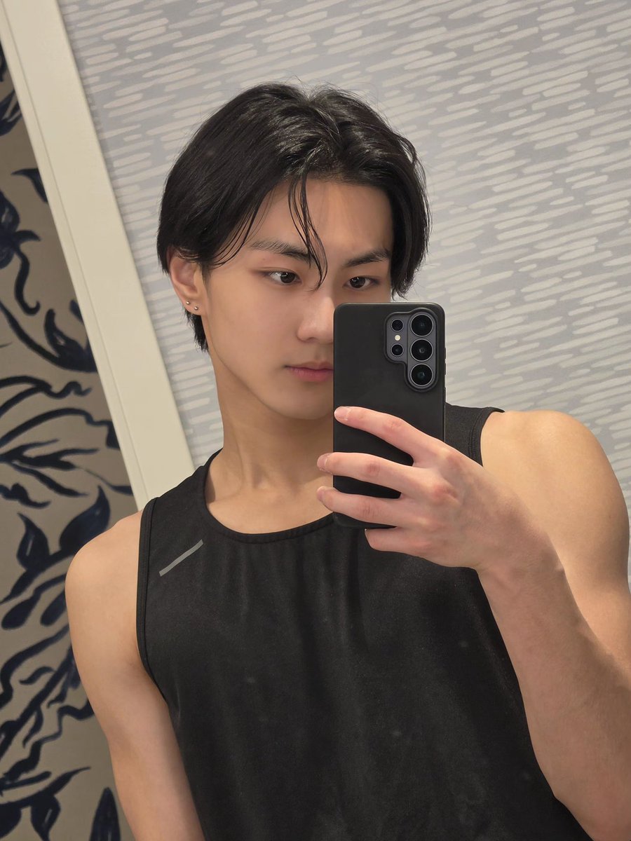 unleashwon's tweet photo. what is going on with jungwon this year. https://t.co/alKdB0UhO9