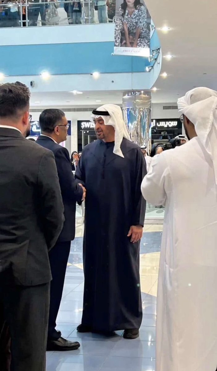Mohammad_ae's tweet photo. جولة رئيس الدولة في المشرف مول - أبوظبي
11/8/2026 https://t.co/gUqFHpyXzL