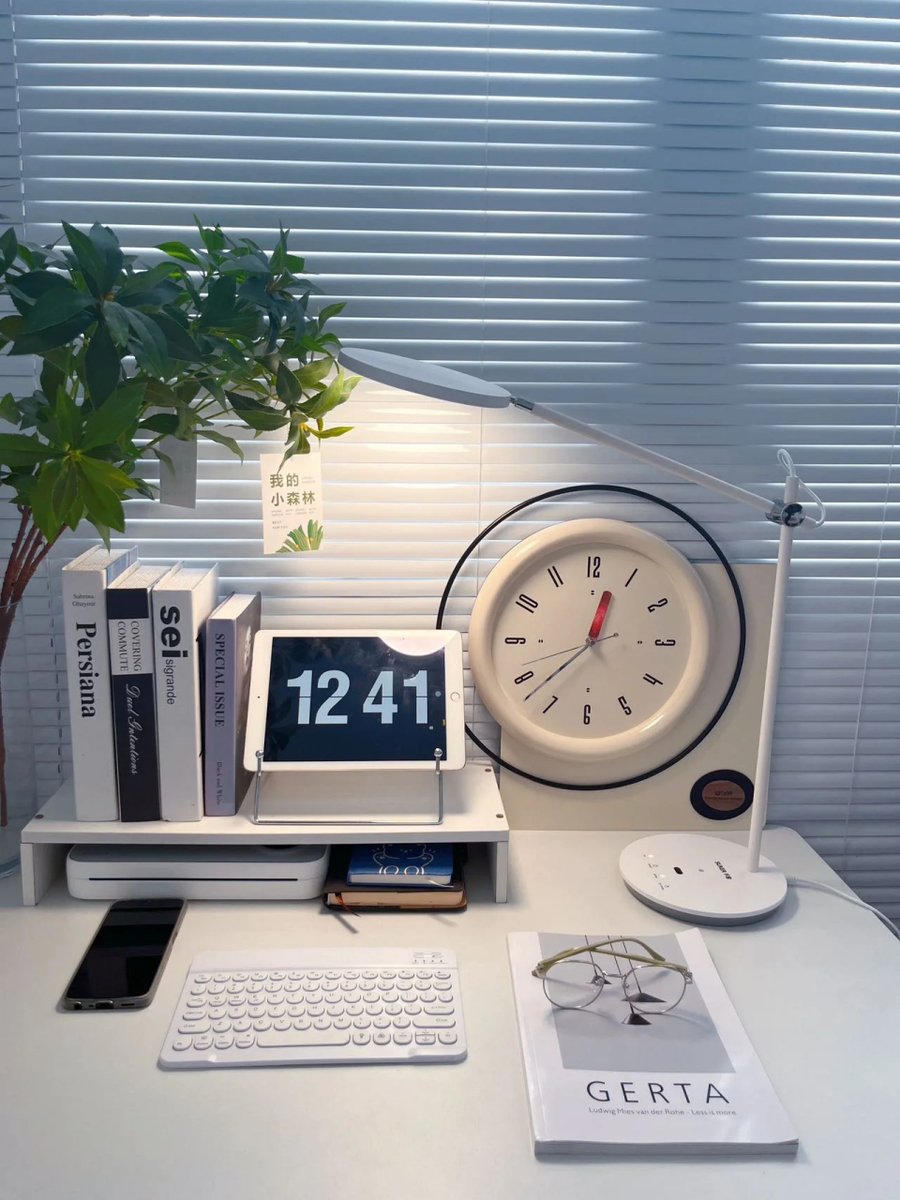 ujinga100's tweet photo. Transform your desk into a focused zone with a compact organizer and a warm desk lamp—small swaps, big productivity wins https://t.co/OHHusggx2R