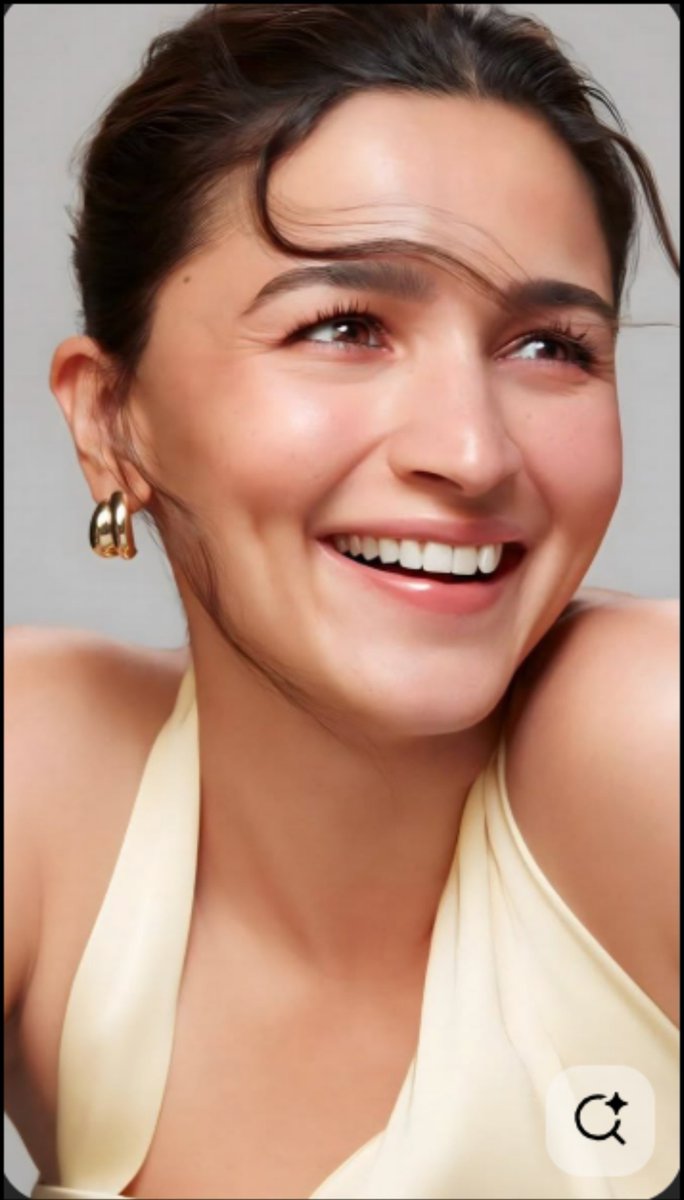 BalconyTalks_'s tweet photo. One smile, two perfect dimples https://t.co/LY6dVbxro2