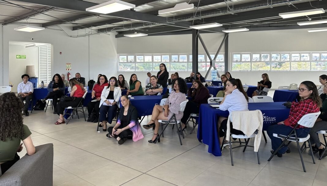 PLaSegunda's tweet photo. Universidad Fidélitas y Fundación Andamios de Esperanza firman alianza para ampliar oportunidades educativas y sociales en poblaciones vulnerables
https://t.co/itvf6DfhCm https://t.co/Ro5ojp7eff