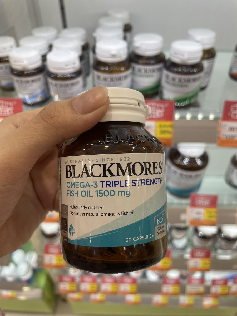snhusnina's tweet photo. DAH NAK 30 BARU TERSEDAR 😭
Dulu fikir skincare je rupanya dari dalam pun penting.

Serius menyesal kenapa tak jumpa awal. 
I MERAYU KAT KORANG, vitamin ni memang benda yang i rasa berbaloi dalam routine harian. Patutlah pharmacist Watsons recommend yang ni sebab tinggi EPA &amp; DHA https://t.co/lesk2fPZg2