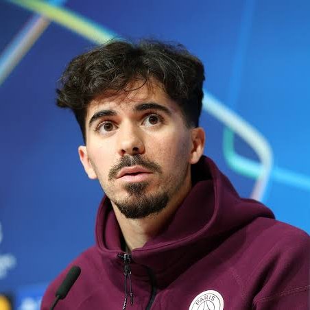 TouchlineX's tweet photo. 🚨🗣️ 𝗡𝗘𝗪: Vitinha on his Ballon d’Or favourites:

“Kvara after his Champions League campaign, Ousmane after his incredible season, or Fabián, who won everything... For me, it would be between those three players.” https://t.co/BF5NoMZG5W