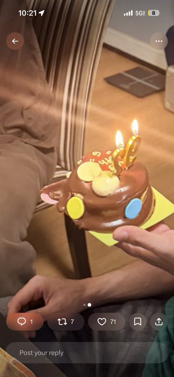vamiieee's tweet photo. The way I just realized the cake says 

Happy birthday “G” 

So you’re telling me Joss made that cake? 😭 

#JossGawin https://t.co/XYSG3F1siN