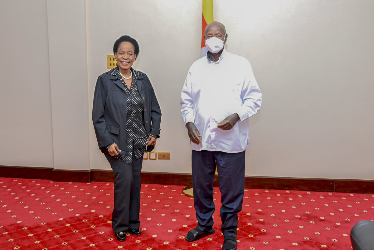 KagutaMuseveni's tweet photo. This afternoon, I received Prof. Anna Tibaijuka, a senior member of Chama Cha Mapinduzi (CCM) of Tanzania, who paid me a courtesy call at State House, Entebbe.
We exchanged views on the long-standing relationship between our two countries and our two movements, the NRM and CCM. The relationship between Uganda and Tanzania goes back a long way.