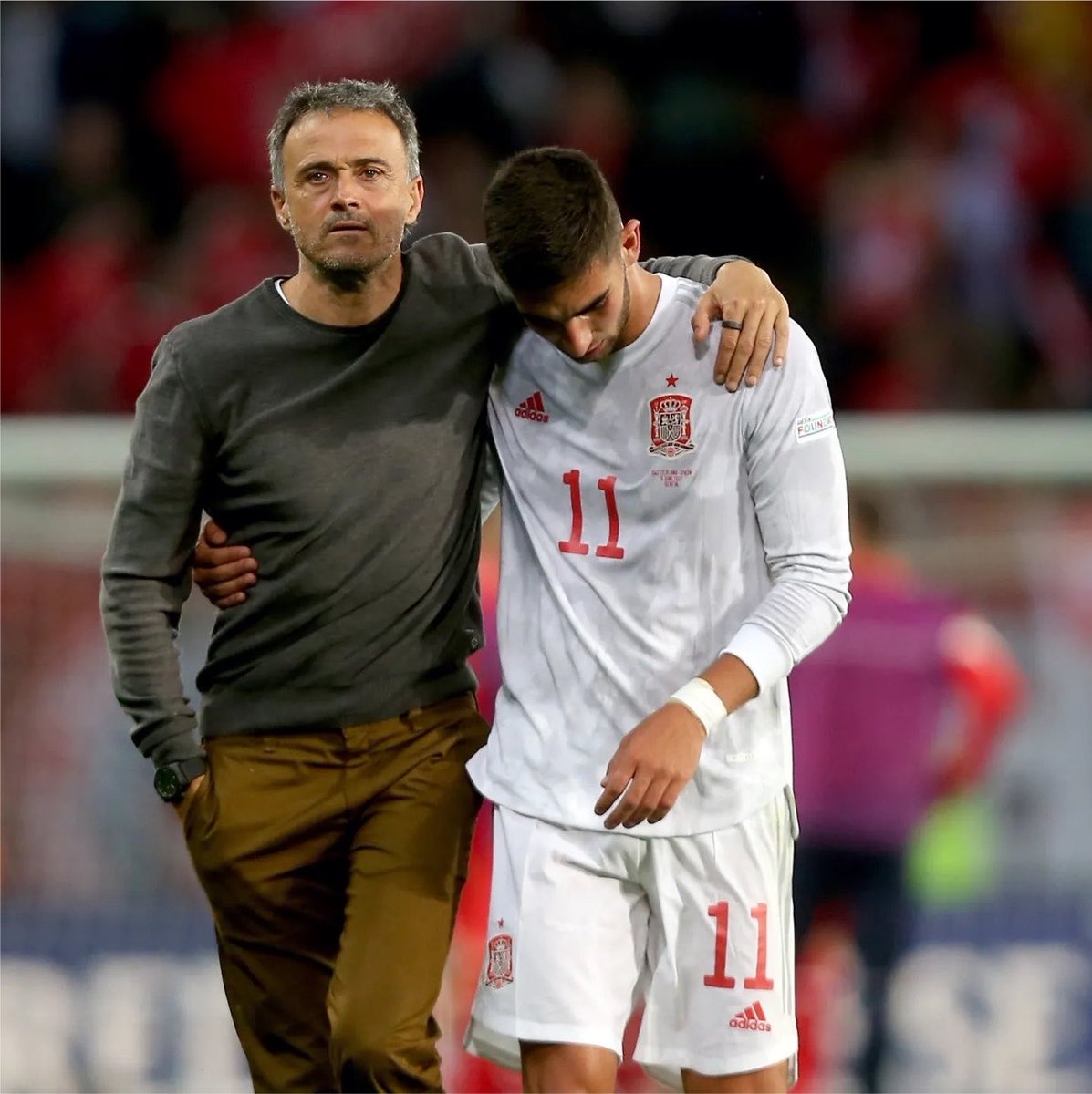 FabrizioRomano's tweet photo. 🔴🔵 Luis Enrique on Ferran Torres deal: “I’m not here to talk about the transfer market… only about the players who are currently at PSG”. https://t.co/ZoJAlOKO5J