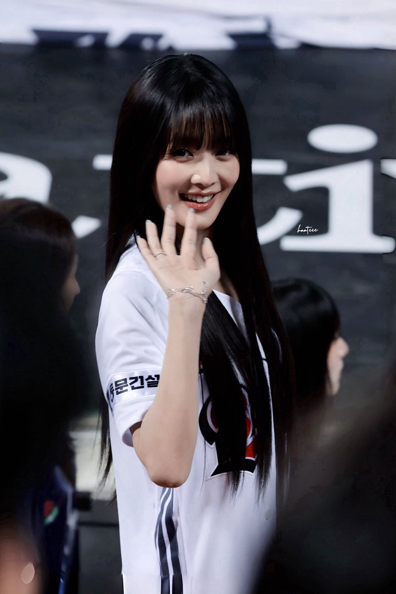 HETONG1023's tweet photo. 260811🐈‍⬛⚾️ 귀여움!!!!😽🖤😽🖤
#idle #민니 #MINNIE #มินนี่ #아이들 #金米妮 https://t.co/AObuLeXdKZ