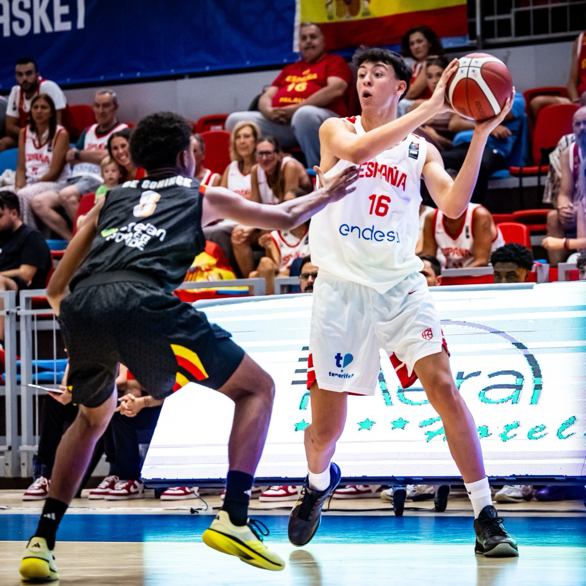 Cantera_Basket's tweet photo. #U16M 🔊 ¡Contundente victoria frente a Bélgica para sellar el pase a cuartos (97-60)! 🏀🇪🇸

⭐ MVP: Sergio Palau (13p, 8r, 4s, 22v)
🔝 Ryan Vincent (12p, 9r, 2a, 18v)

#U16EuroBasket https://t.co/7toVCiLfaq