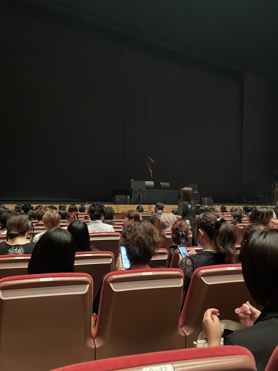 MaShiRo__911's tweet photo. 新しいセトリ、新しいステージ体制、
新しい演出。
ロックとクラシックの融合具合が更に
昇華されてた😭
めちゃくちゃパワー頂きました😭😭😭
本当にこのアーティストに出逢って
好きでいて良かった。
いつまでも僕の最強のヒーローだ😭😭😭
@GACKT https://t.co/h4WGMyYf6H
