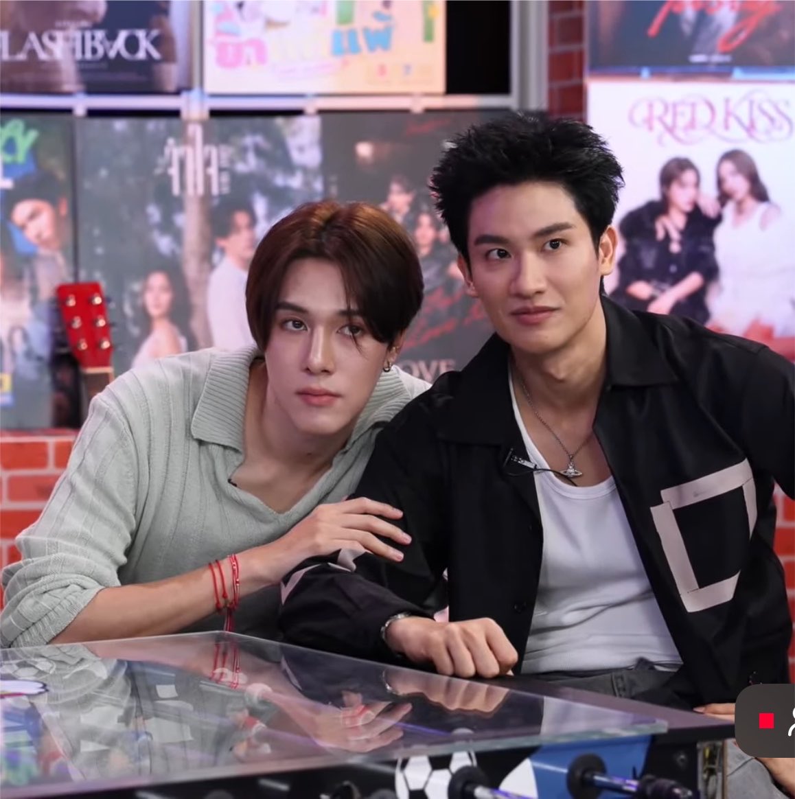 fivejooly's tweet photo. เฮียยอมแล้วคนสวย เดี๋ยวกอดเดี๋ยวซบพี่เตอยู่งั้น อิดฉา 😭😭😭😭😭😭😭😭😭😭 https://t.co/0Ji9FAyPq0