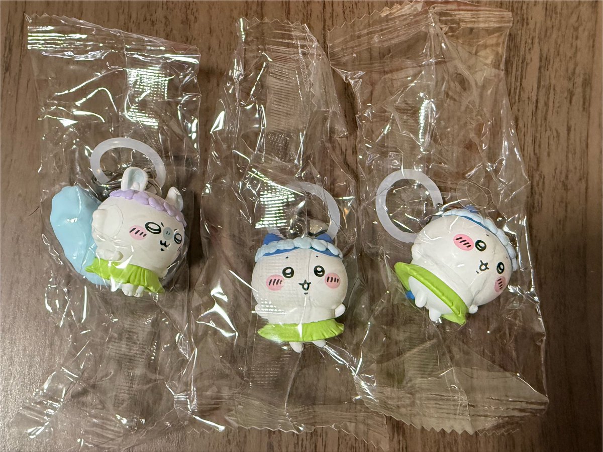 qqq6t's tweet photo. ちいかわ 映画 入場特典 めじるしチャーム チャームミニフィギュア 交換

【譲】ハチワレ モモンガ
【求】ちいかわ うさぎ

郵送での交換希望です📮 https://t.co/XLTyl3eQbn