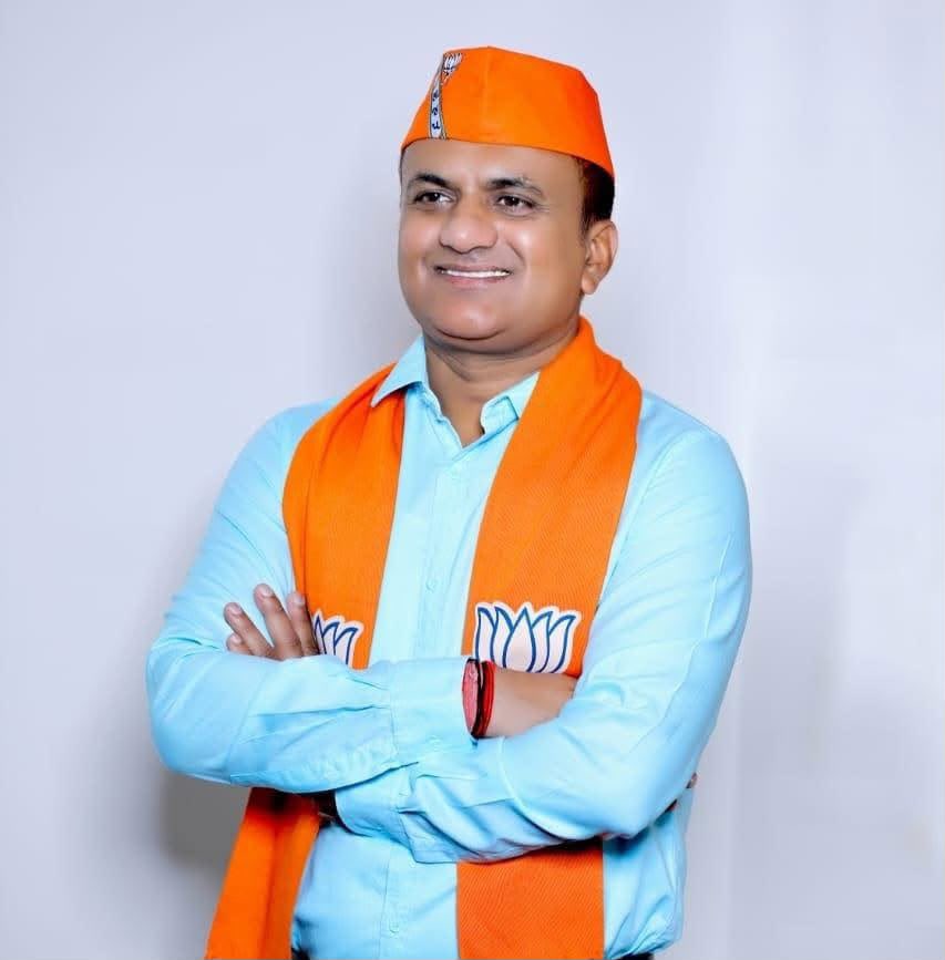 DrRutvij's tweet photo. રાજ્યસભાના સાંસદ અને ગુજરાત પ્રદેશ ભાજપ બક્ષીપંચ મોરચાના પ્રદેશ અધ્યક્ષ પરમ મિત્ર શ્રી માનસિંહભાઈ પરમારને જન્મદિવસની ખૂબ ખૂબ શુભકામનાઓ.💐💐💐

માં ઉમિયા આપને ઉત્તમ સ્વાસ્થ્ય અને દીર્ઘાયુ પ્રદાન કરે એવી પ્રાર્થના.

@MansinghP_BJP https://t.co/HkPTCgEqn8