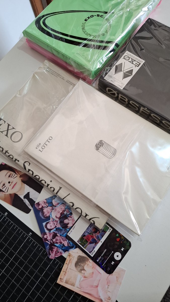 danajxb's tweet photo. feedback positivo para @canzwedance que me vendeu esses lindos do EXO, obrigada pelo atendimento 💖✨️ https://t.co/bCa1Fb7Kev