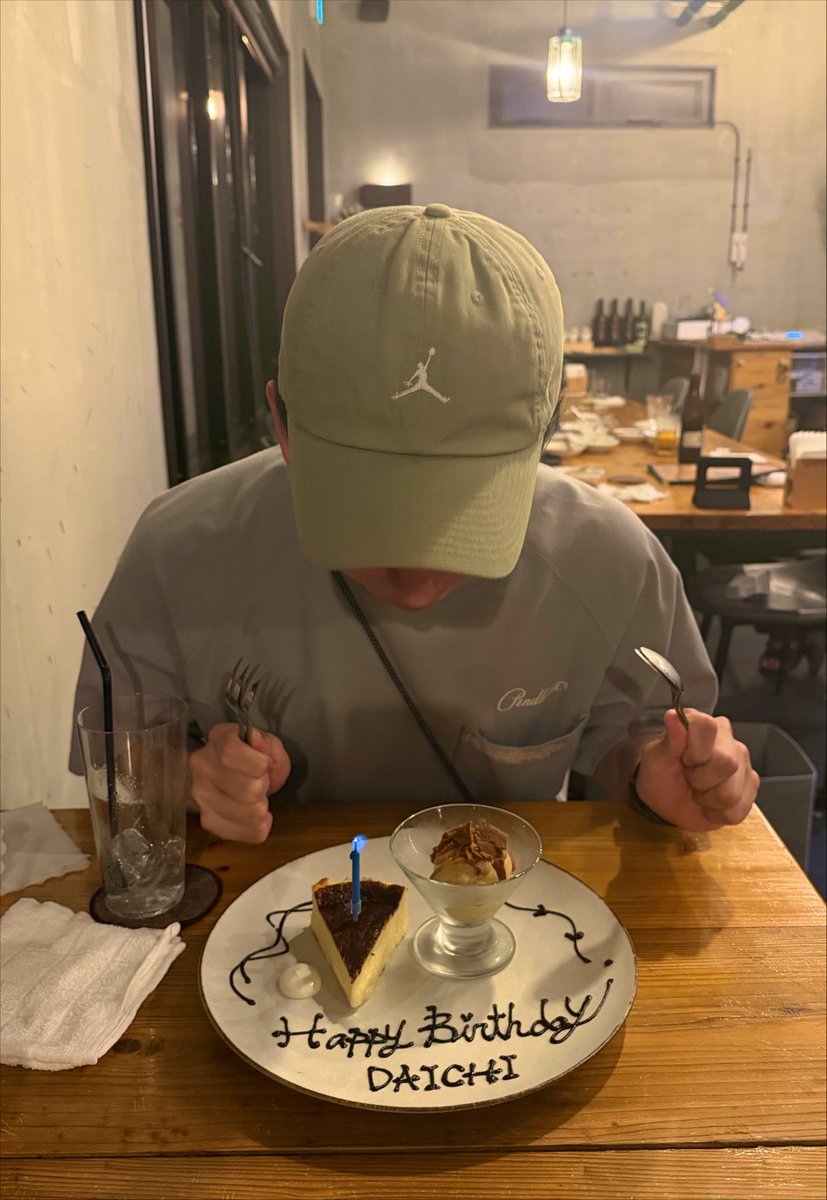 str1408's tweet photo. はっぴー https://t.co/vvWqLV6WgC