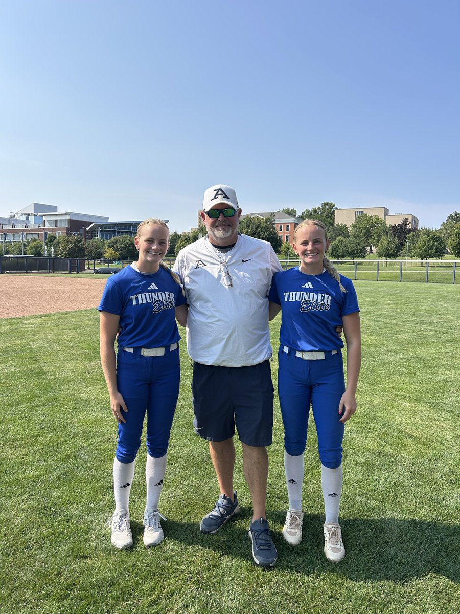 SophiaNeilan's tweet photo. Thank you @nix131313 @ZipsCoachZ @cailey_joyce @EddieChevalier and the @ZipsSB players for hosting a great camp. I had a great time training.
@Ava_neilan https://t.co/GcajmZoYGt