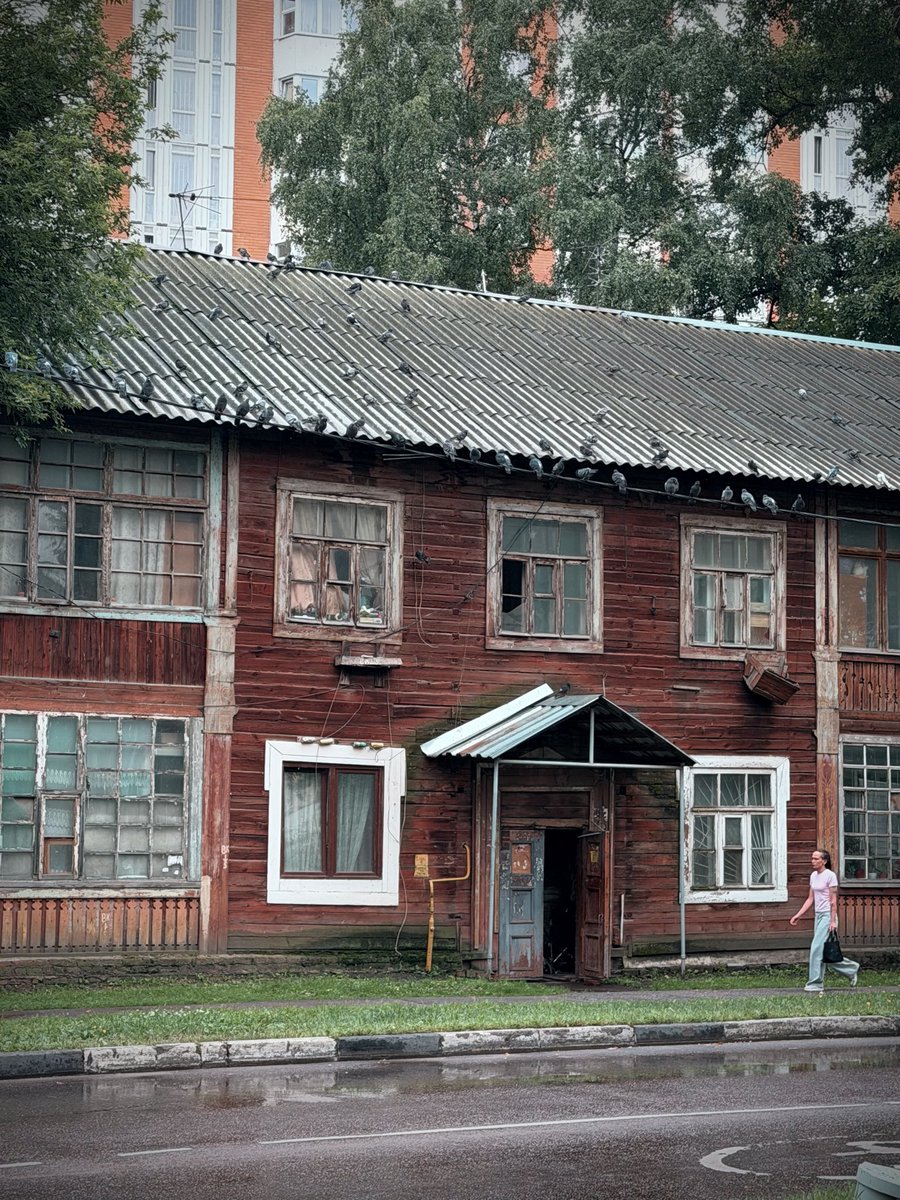 knitnitka's tweet photo. Контрасты городской застройки https://t.co/Os9ri0M8xS