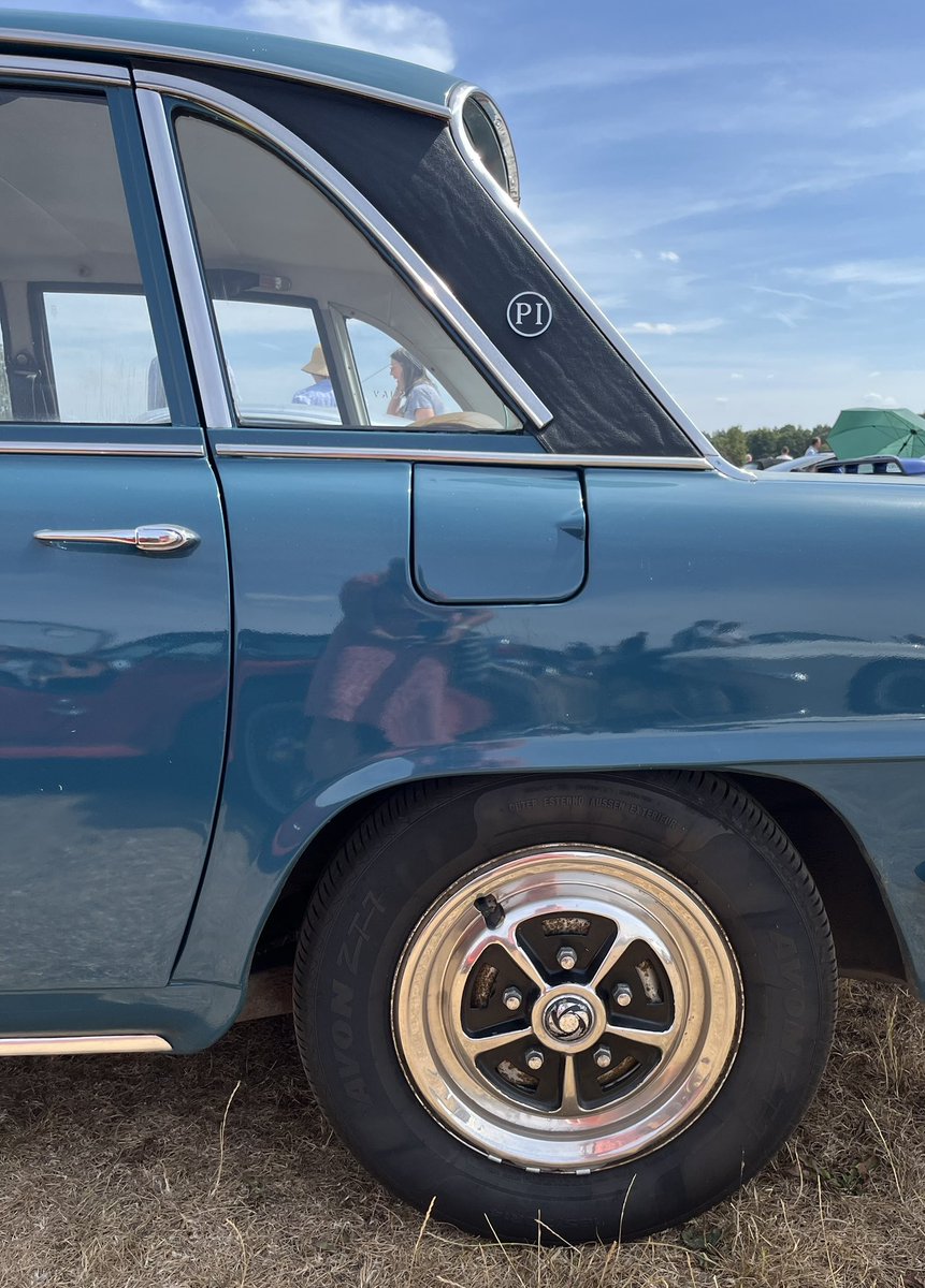 judith_sheen's tweet photo. #TriumphTuesday #Triumph 2.5 PI https://t.co/jYIb5XoyX3